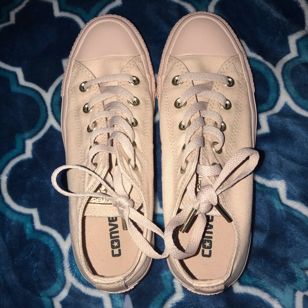Nude pink Converse